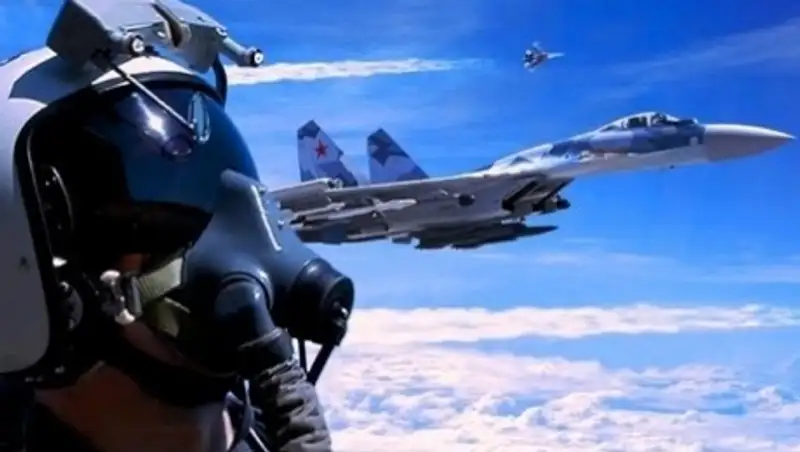 9 мая в параде на Красной площади примут участие новейшие истребители Су-35 и Су-30