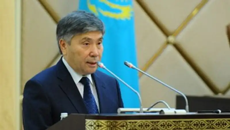 Карабалин опроверг высказывания депутата о повышении цены на бензин до 300 тг/л