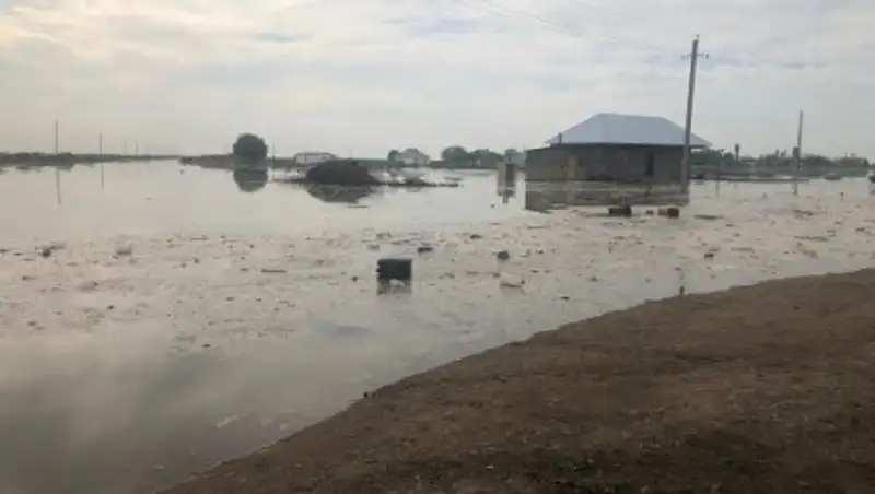 Из адмцентра Мактааральского района за ночь эвакуировали около 12 тысяч человек