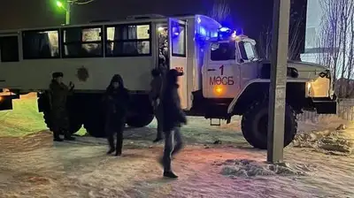 В Актюбинской области спасатели эвакуировали 93 человек, фото - Новости Zakon.kz от 25.02.2023 13:10
