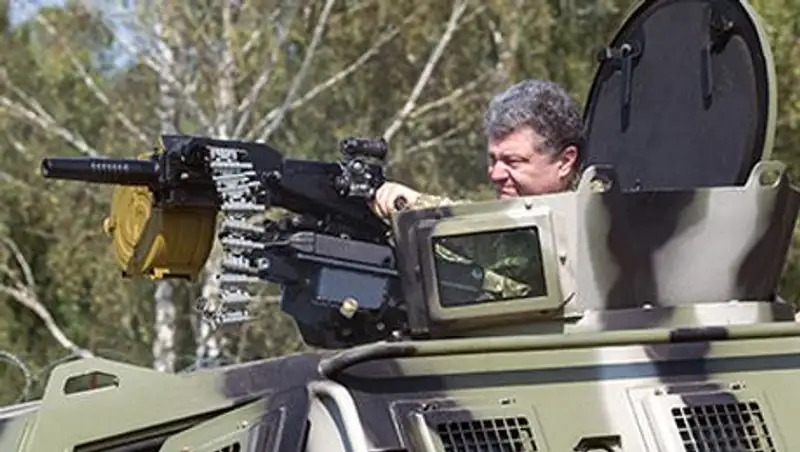 Порошенко разрешил милиционерам на востоке Украины стрелять без предупреждения