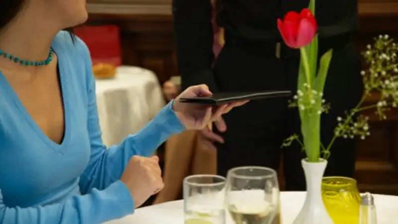 В Испании 120 гостей сбежали из ресторана, не оплатив счет