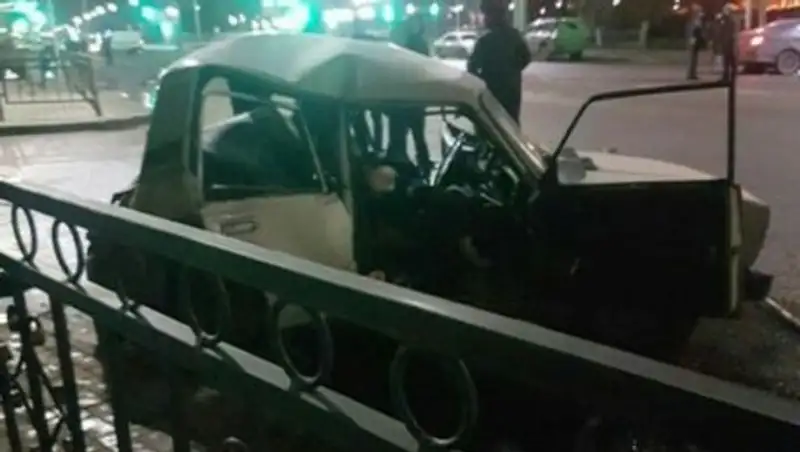 В Караганде в крупном ДТП погибли два человека