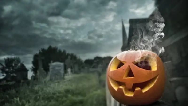 Пришельцы, вурдалаки и Трамп: в Нью-Йорке прошел юбилейный Хэллоуин-парад