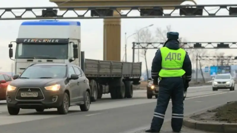 В Петербурге к посту ДПС подложили мину в пакете от сока