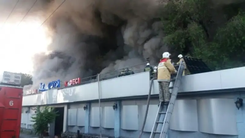 Пожар в алматинском кафе потушен