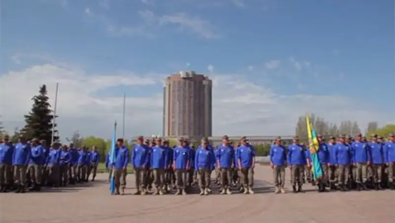 В Астане прошел забег среди военнослужащих к 70-летию Великой Победы