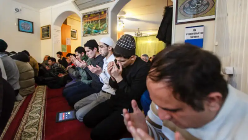 Алматинка пытается спасти детей от религиозного мужа