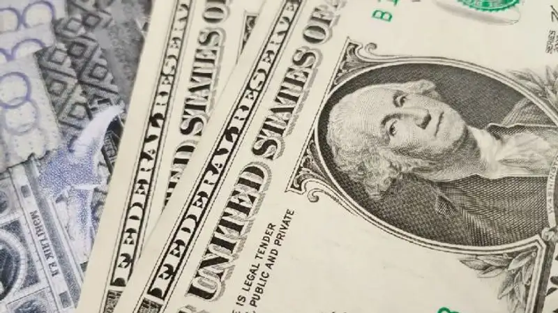 Доллар снова подорожал на торгах 12 апреля