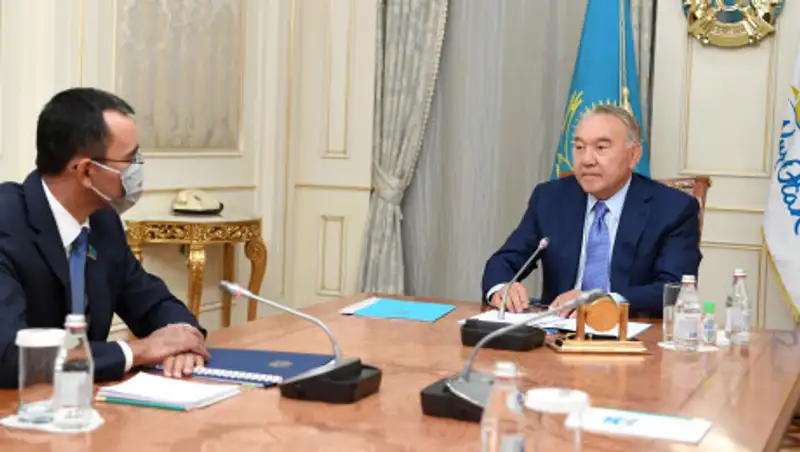 Назарбаев встретился с председателем Сената Парламента Ашимбаевым