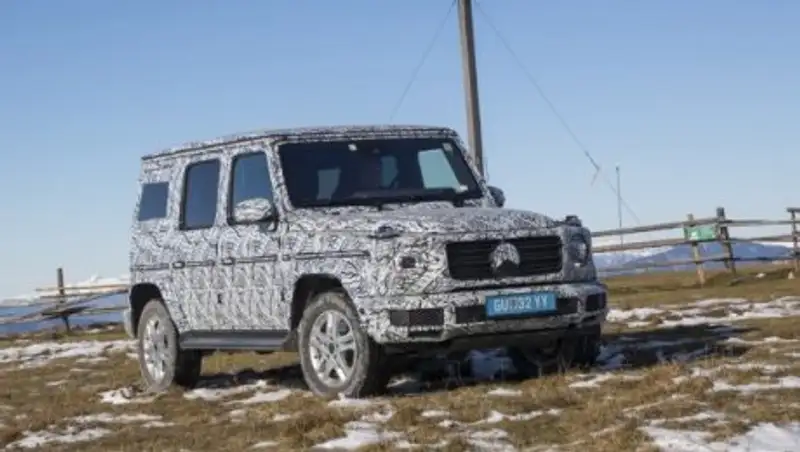 Mercedes показал новый G-Class: пока под камуфляжем