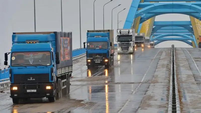 В Казахстане сократился объем грузоперевозок