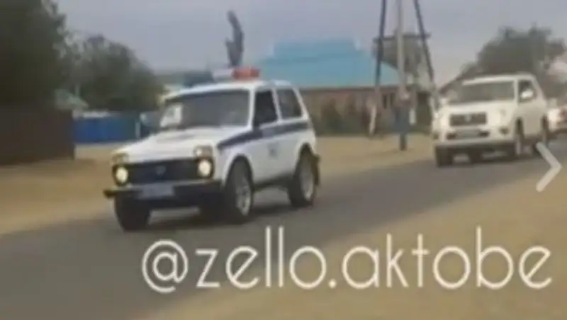 Свадебные понты: в Сети появилось видео на котором участковый сопровождает свадебный кортеж