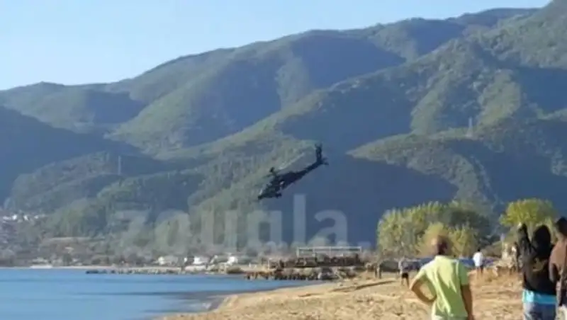 В сети появилось видео падения вертолета Apache греческих ВВС