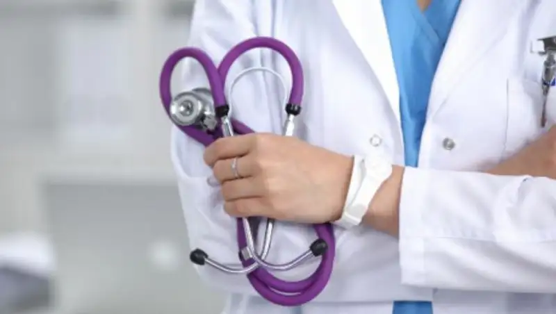 О состоянии 12 зараженных коронавирусом в Атырау рассказали врачи