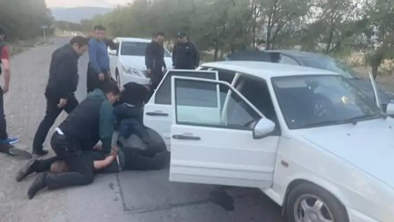 Почти на 33 млн тенге похитили ювелирные украшения из ломбарда в Алматинской области