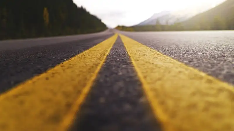 Девочка попала под колеса большегруза на барахолке в Алматы