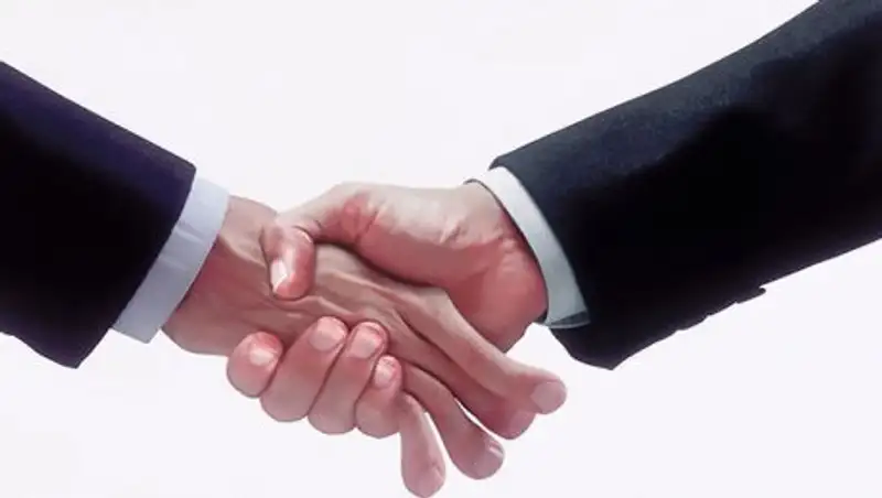 Стало известно, как сила рукопожатия влияет на личную жизнь