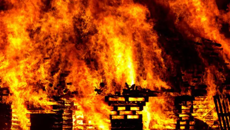 В Костанайской области в пожаре погибли четыре человека. Двое из них - дети