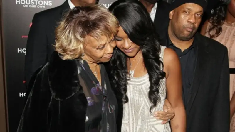 СМИ назвали возможную причину смерти дочери Уитни Хьюстон