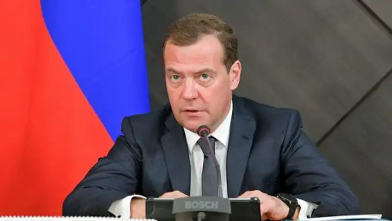Медведев сравнил санкции против России с объявлением экономической войны