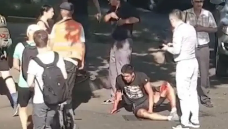 В Алматы КамАЗ сбил велосипедиста