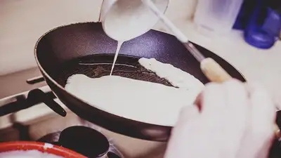 Эксперт по здоровому питанию рассказала, как сделать блины полезными, фото - Новости Zakon.kz от 22.02.2023 06:32