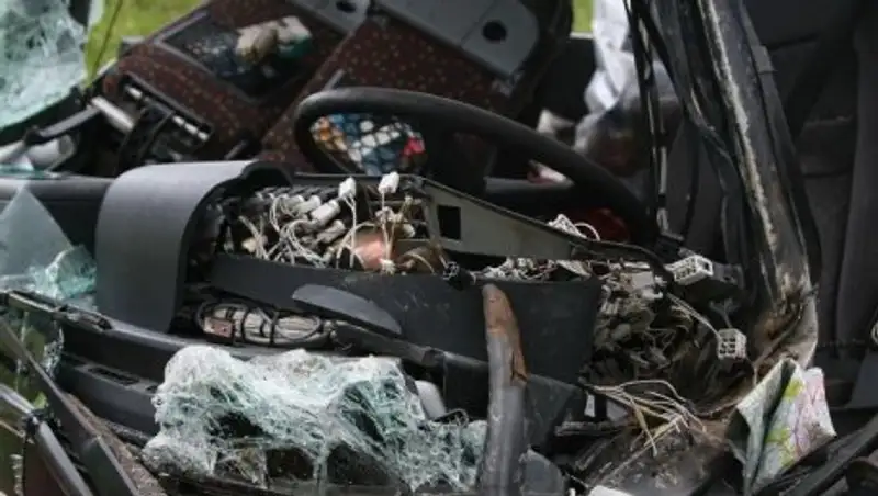 В Иране 19 человек погибли и 30 получили ранения в результате падения автобуса в ущелье