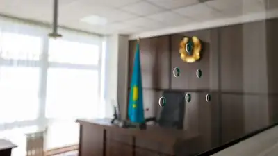 Полицейского осудили на 5 лет за применение силы против нетрезвого пассажира, фото - Новости Zakon.kz от 05.05.2023 00:28