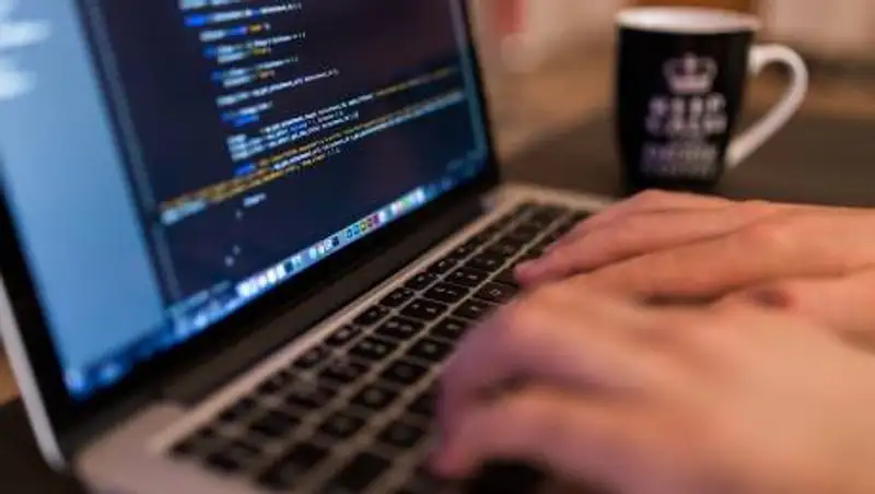 Стало известно, насколько подешевели интернет и телевидение в России за год