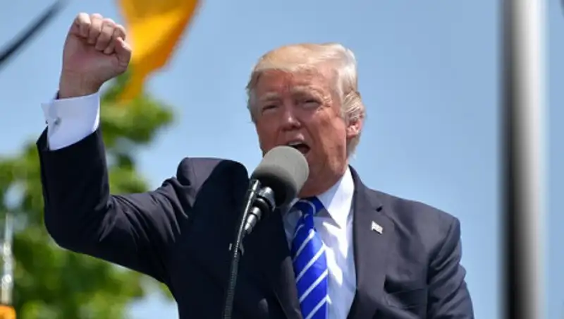 Трамп назвал ведущие СМИ "врагами народа"