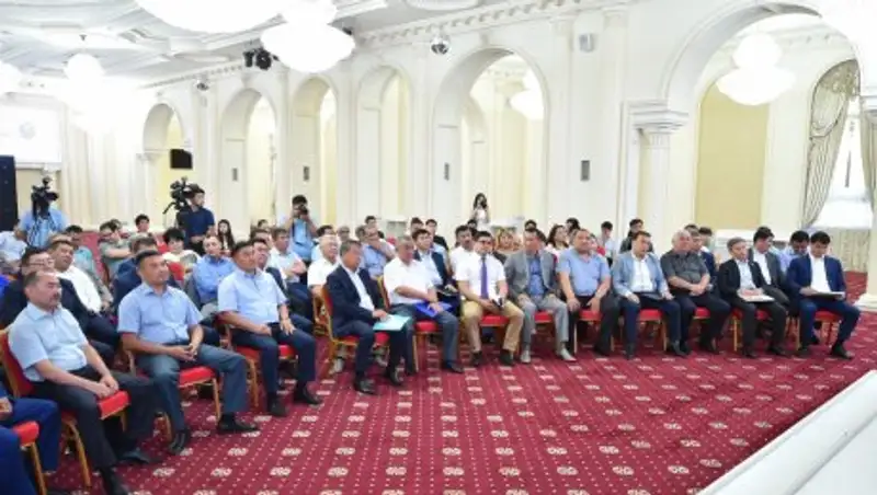 Аким ЮКО призвал предпринимателей внести вклад в возрождение родной земли