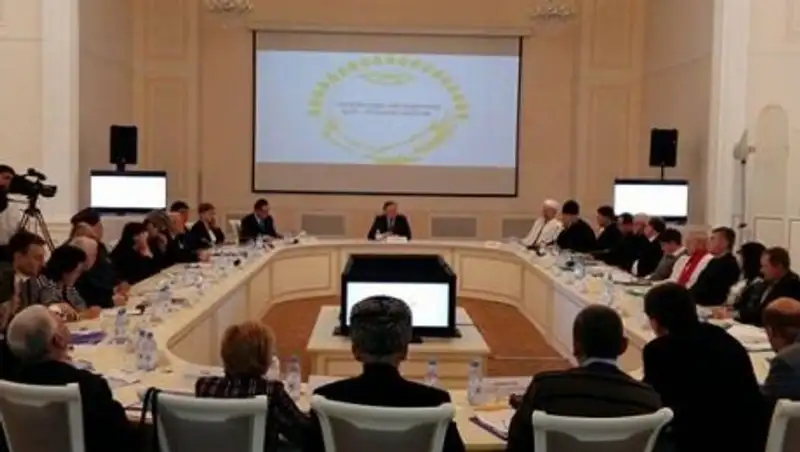 Н.Абдибеков провел круглый стол посвященный 25-летию Независимости РК