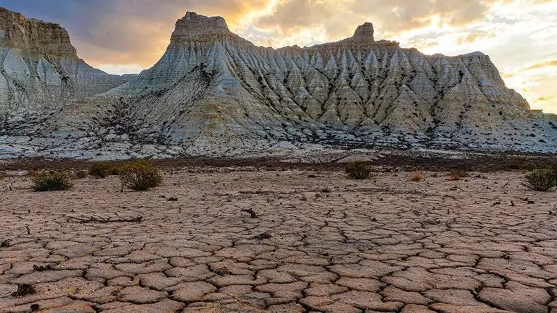 О "марсианских пейзажах" в Актюбинской области рассказал фотограф