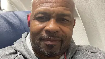 Рой Джонс дал прогноз на бой Головкина против Альвареса, фото - Новости Zakon.kz от 07.09.2022 13:20