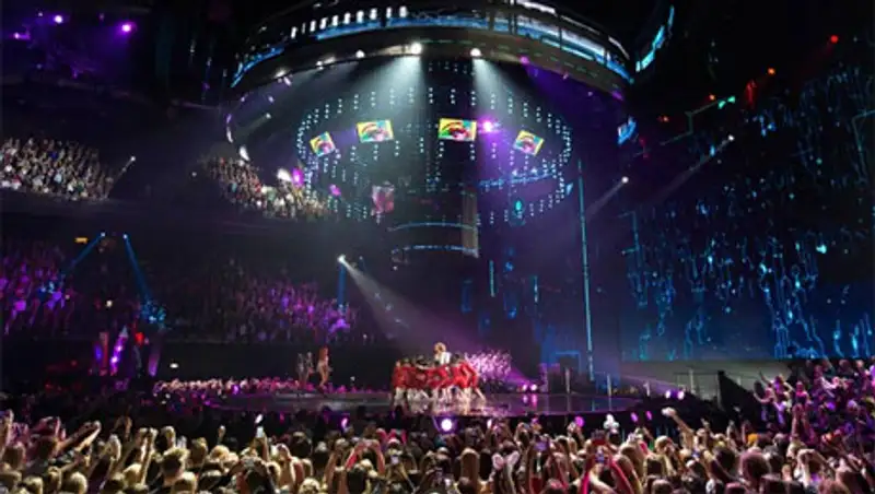 В Амстердаме прошло вручение наград MTV European Music Awards за 2013 год, фото - Новости Zakon.kz от 11.11.2013 18:54