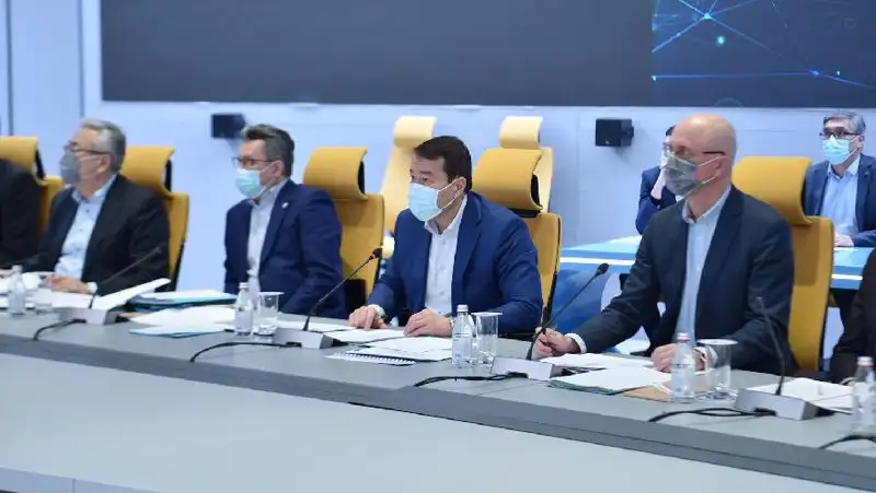 Смаилов поручил ускорить работу по возмещению ущерба предпринимателям