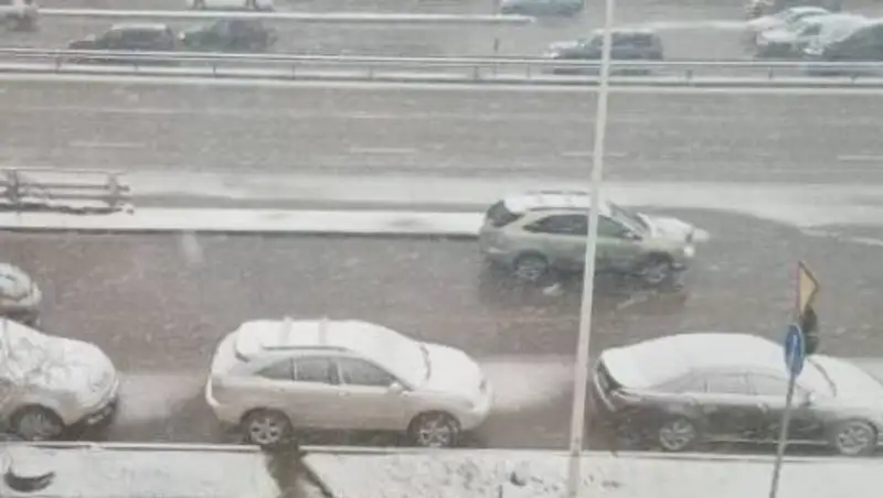 В Алматы выпал первый снег