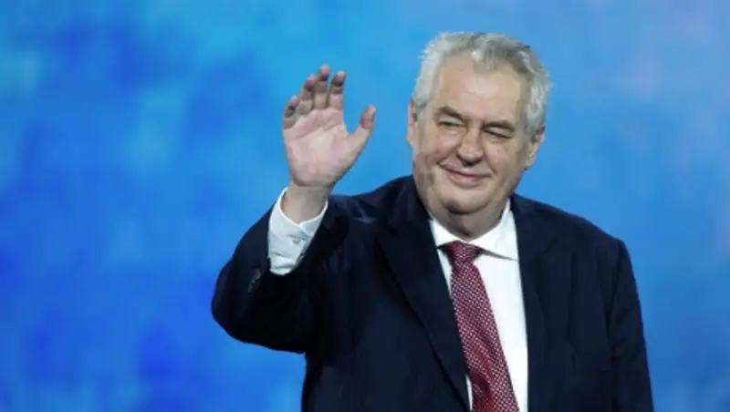 Президент Чехии раскритиковал власти США, сравнив их с бронтозаврами