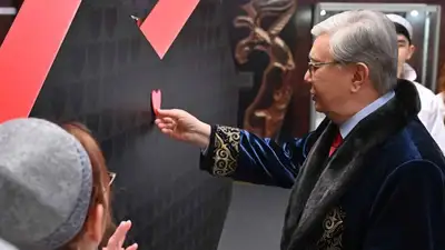 Президент принял участие в благотворительной акции "Жүрек жылуы", фото - Новости Zakon.kz от 21.03.2023 14:28