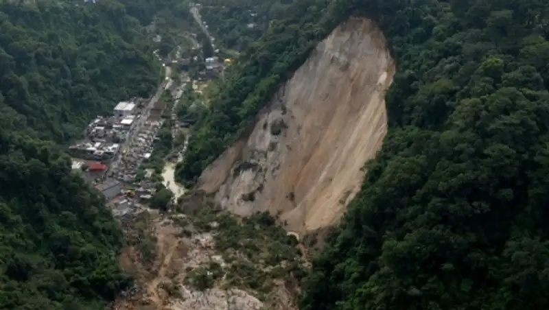 В Гватемале 79 человек погибли при сходе селевого потока, около 300 пропали без вести