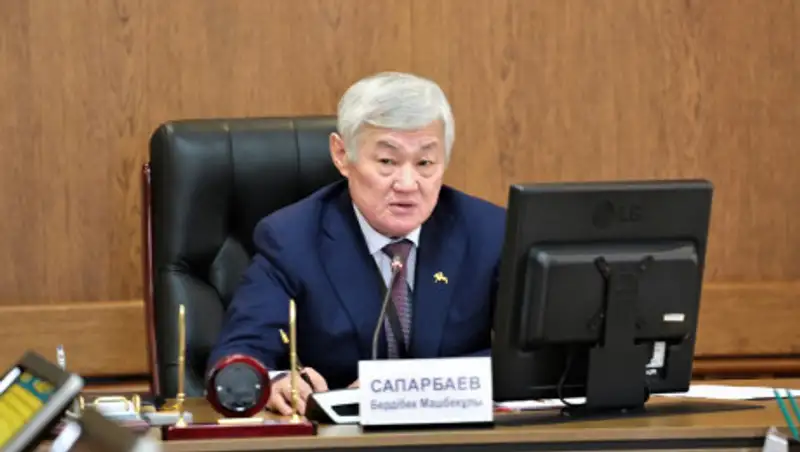 Сапарбаев призвал предприятия региона не допустить сокращения рабочих и зарплаты
