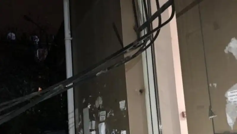 Воры забрались в магазин в центре Алматы и украли шесть телефонов