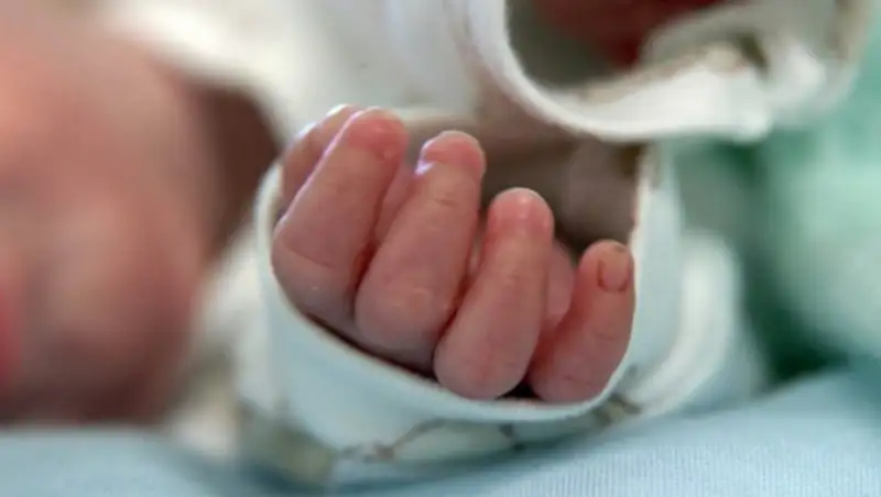 Живой младенец найден в арыке в Алматы