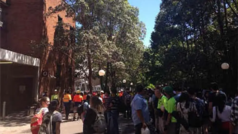 Пять тысяч человек эвакуированы из-за угрозы взрыва в университете Сиднея
