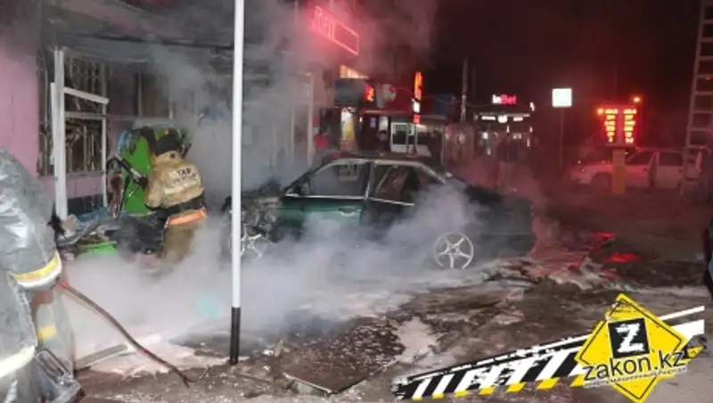 Водитель БМВ в Алматы разнес букмекерскую контору