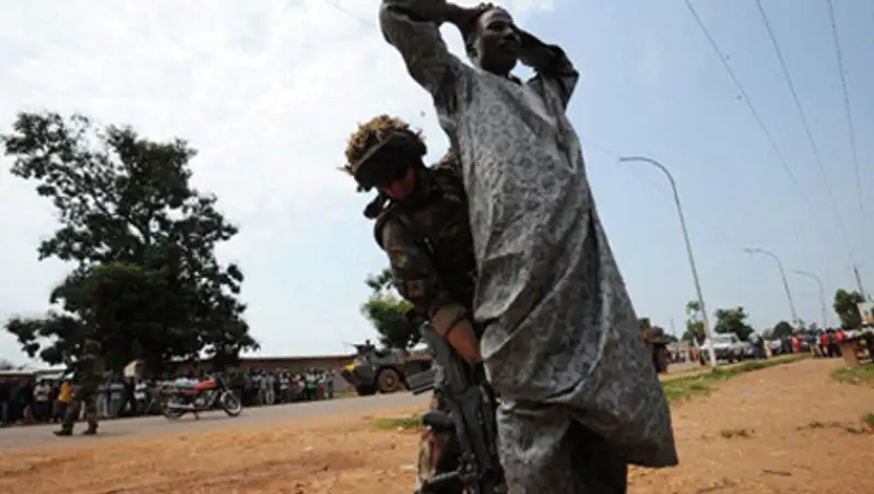 Французы приступили к разоружению центральноафриканских повстанцев, фото - Новости Zakon.kz от 10.12.2013 03:09