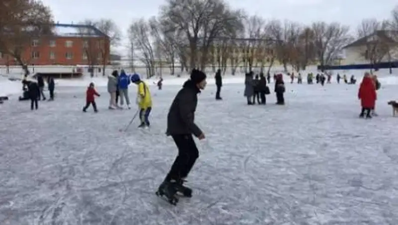 В Уральске дали старт массовым катаниям на коньках