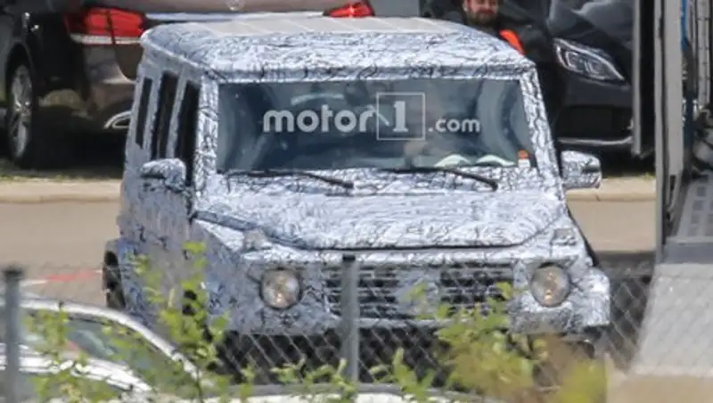 Шпионы впервые сфотографировали новый Гелендеваген