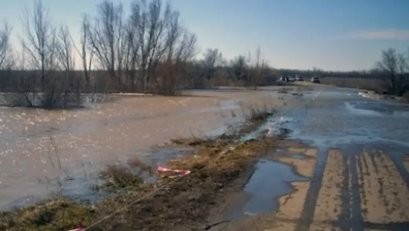 В СКО закрыты три дороги из-за перелива талых вод